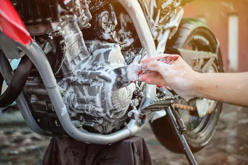 Cuci Motor 94: Bersihkan Motor, Cerahkan Hari di Cilacap