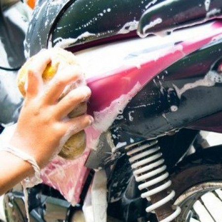 Cuci Motor 94: Sentuhan Profesional untuk Motor Anda di Cilacap